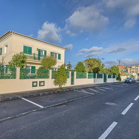 Casa Dos Amigos * Pico da Pedra